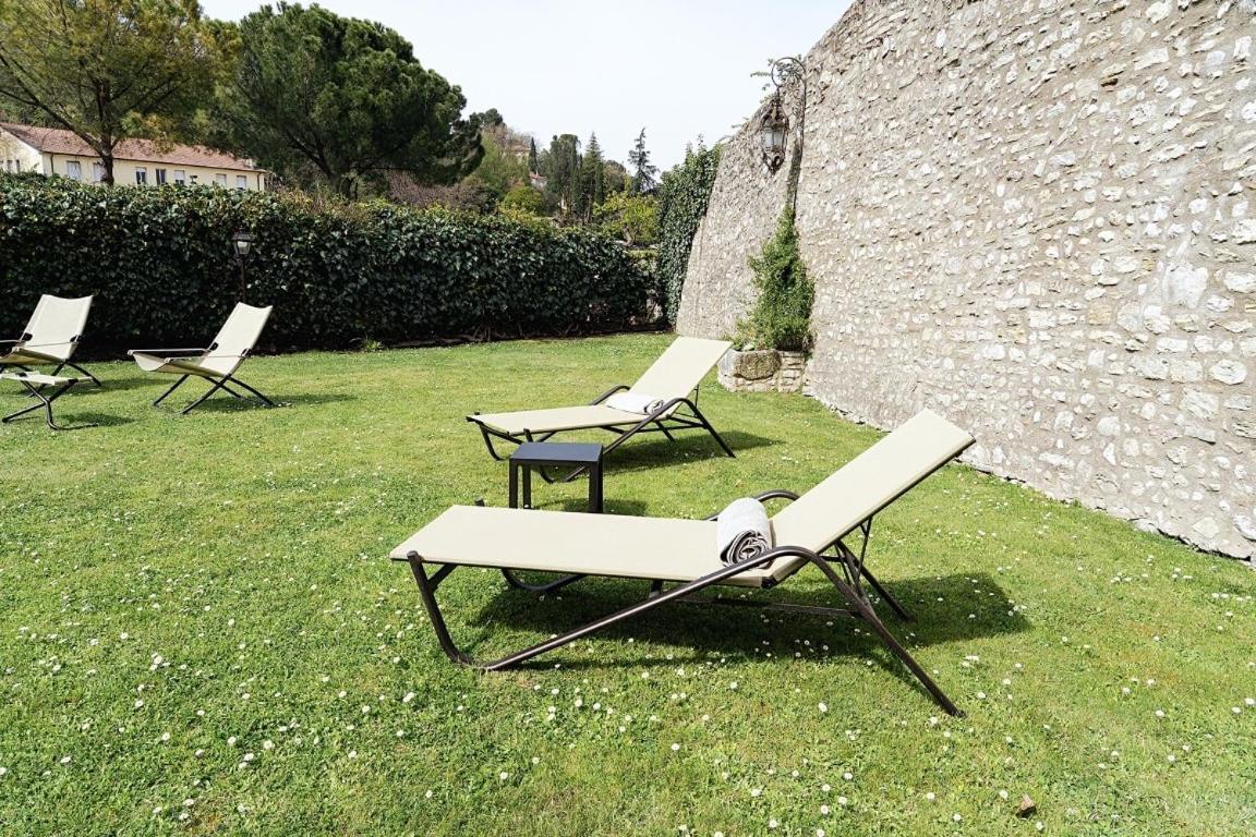 Hotel Domus Fontis Pescaia Spoleto Esterno foto